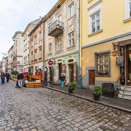 Подобово У Львові, На Вулиці Краківській 26 Біля Добробуту Центр Buitenkant foto
